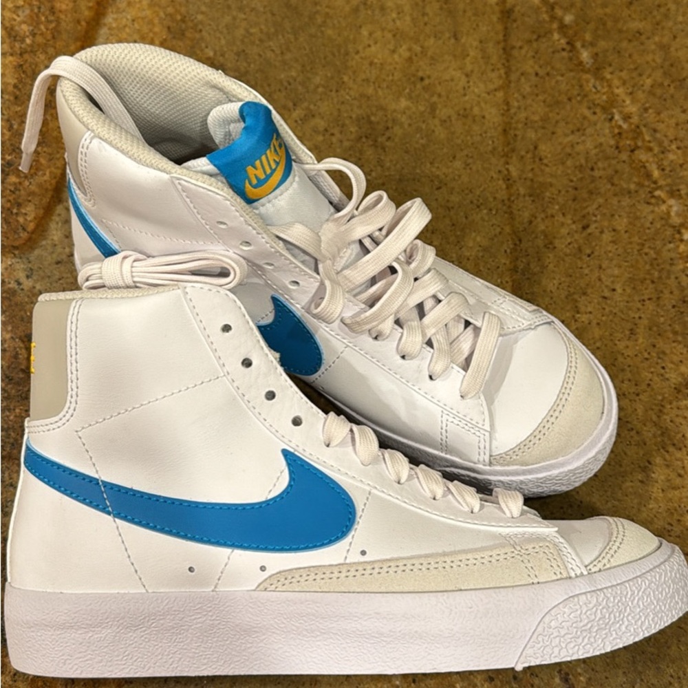 New Nike leather BLAZERS size 4y  -  womens sz 5.5